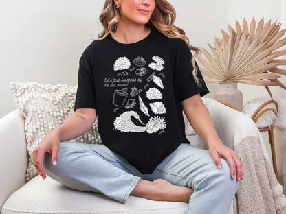 Let's find seashells.. T-Shirt [Unisex]
