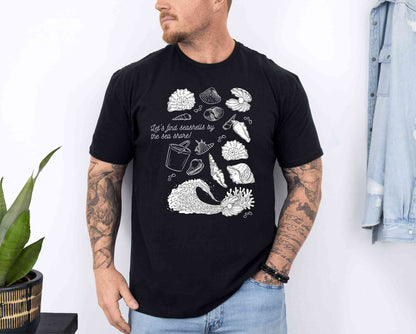 Let's find seashells.. T-Shirt [Unisex]