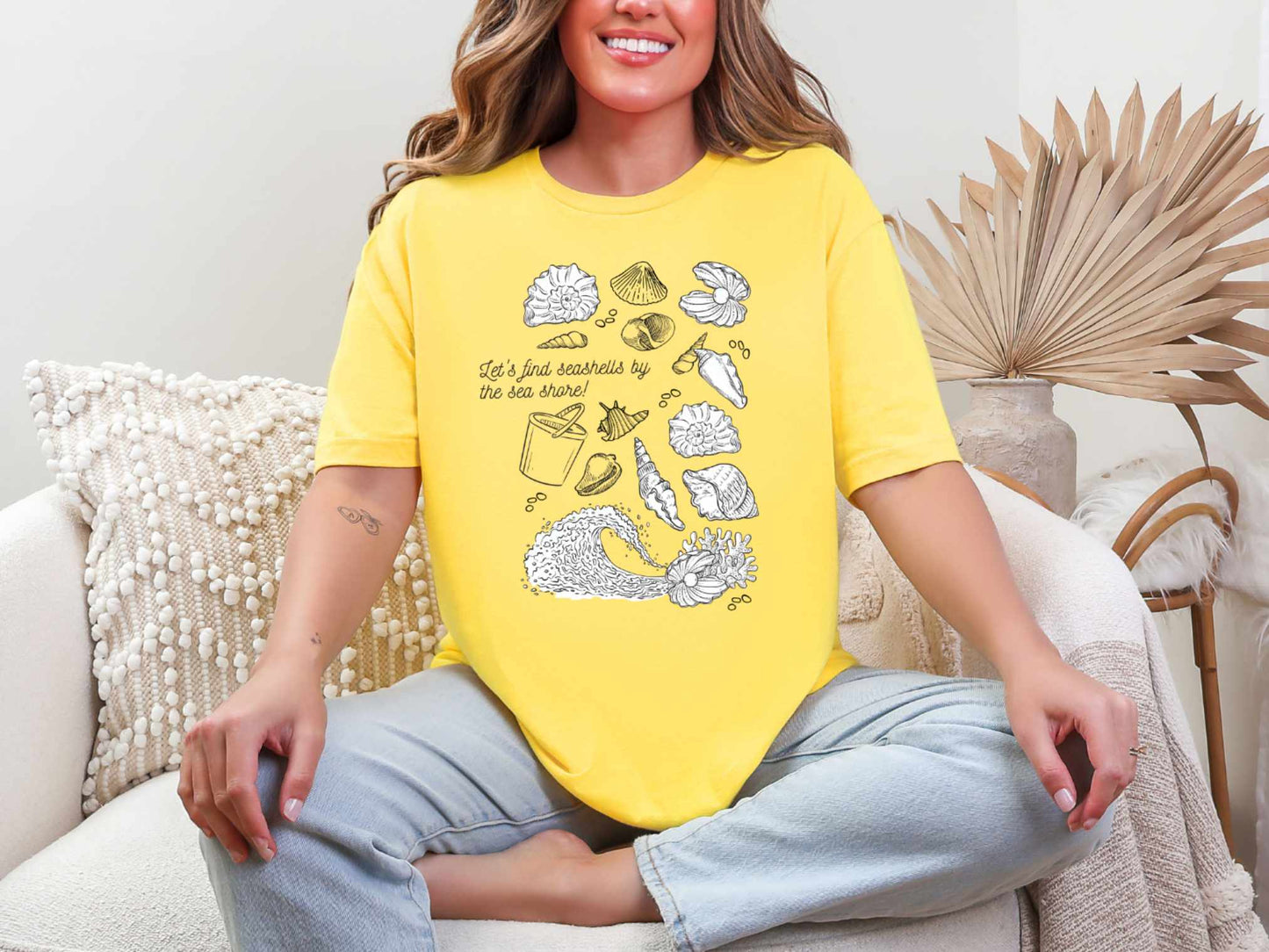 Let's find seashells.. T-Shirt [Unisex]